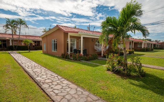 JACO BEACH CONDO FULLY REMODELED 2 BED 1 BATH GREAT RENTAL HISTORY IN VILLAS PARADISE B41