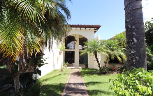The “Hollywood” Home – Luxury Rental Above Escazú, Near El Monasterio