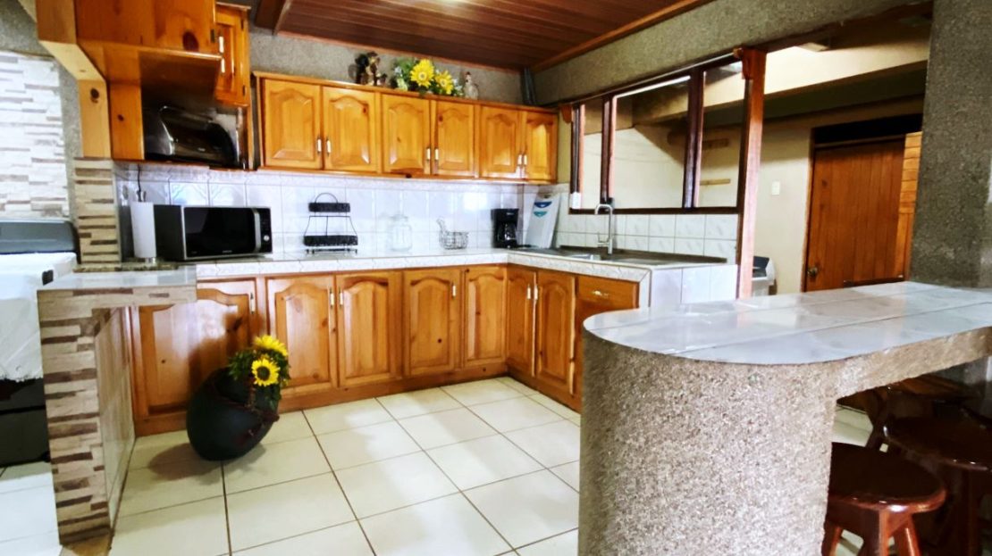 Big House For Sale In The Heart Of Perez Zeledon