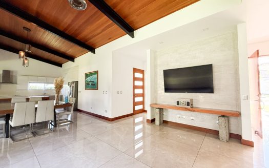Casa amueblada en Venta – Hacienda Espinal, Alajuela