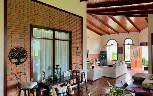 House for sale in Brasil de Mora, Ciudad Colón, Costa Rica: Surrounded by Nature and Security