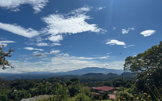 Your new fixer-upper opportunity in Atenas