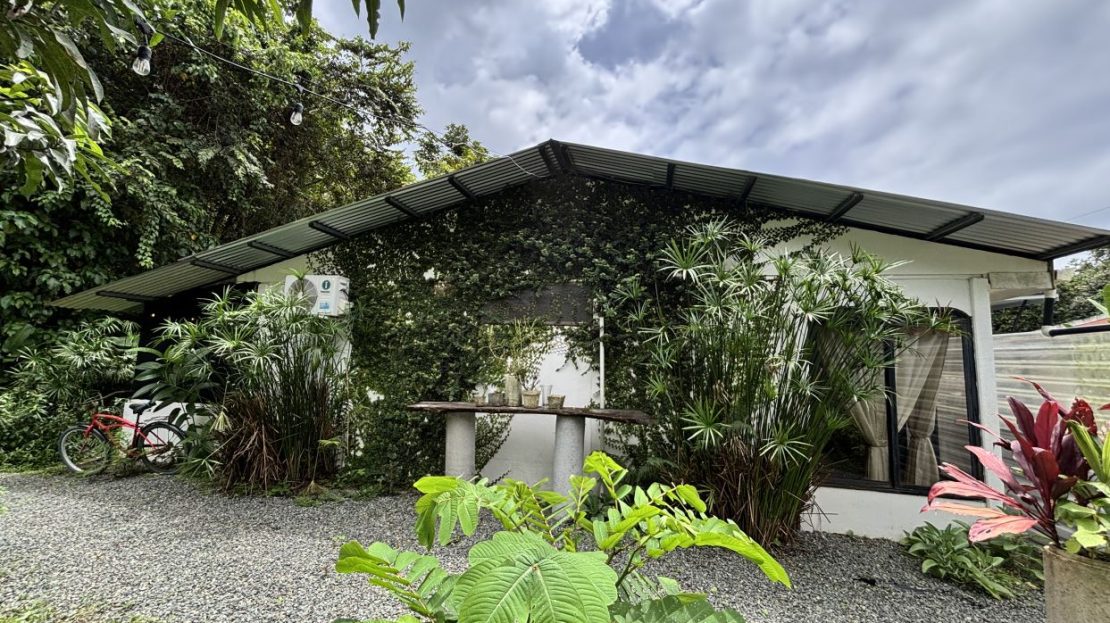 Home + Vacation Rental Package in Uvita