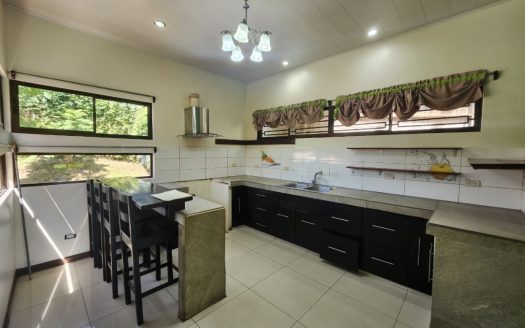 House for Sale in Pedregoso, Pérez Zeledón, Costa Rica: Your Retreat in Nature