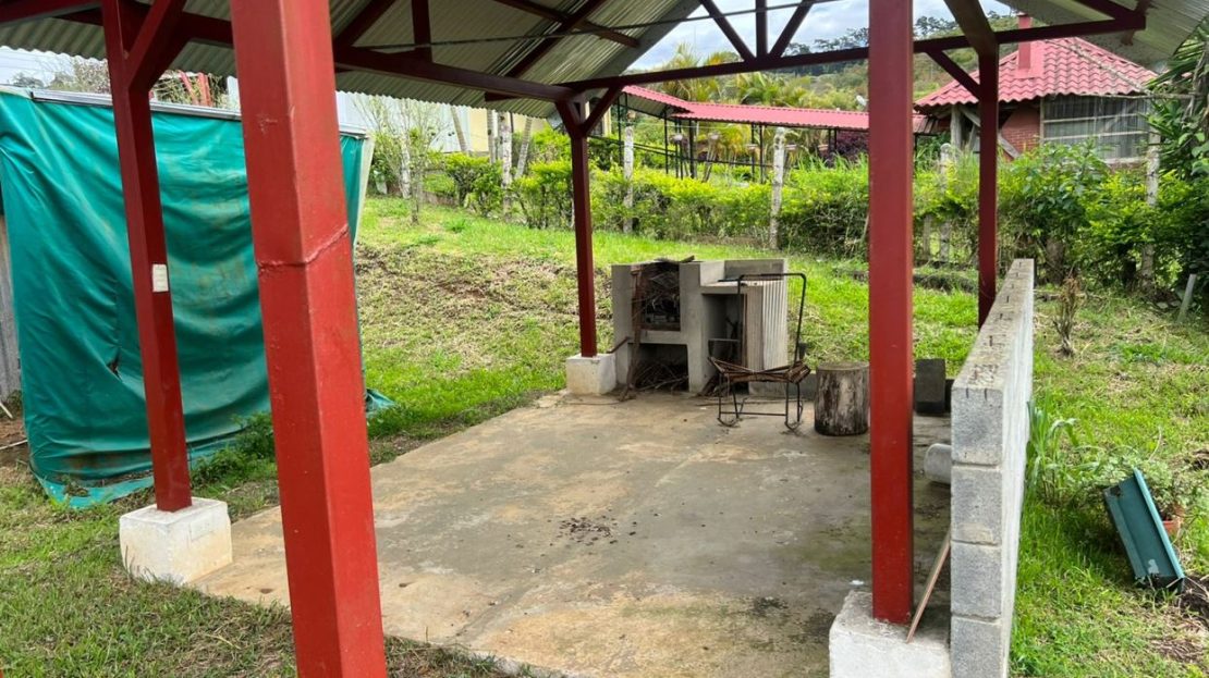 Casa de campo en Birrisito