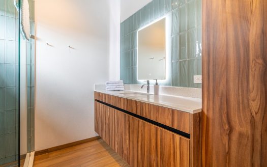 Super Modern Uvita Beach House Walking Distance from Marino Ballena National Park & Serious Rental Income