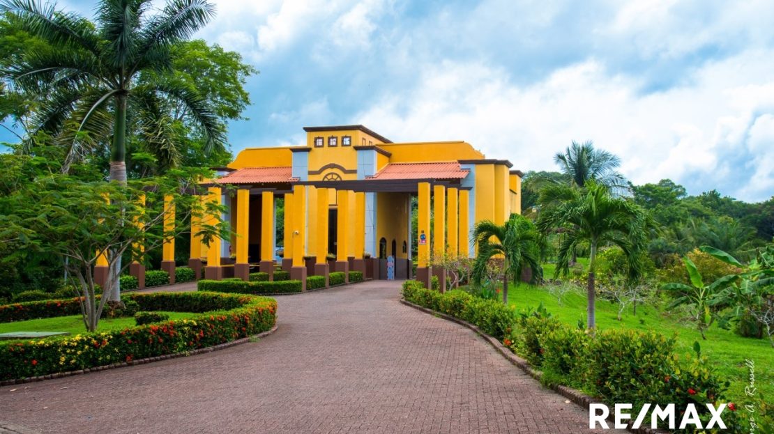 Parrita>Esterillos For Sale 84069 | RE/MAX Costa Rica Real Estate