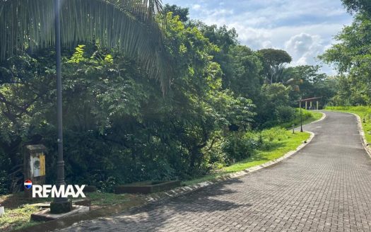 Mountain View Lot in Gated Community – 5 Minutes from the Beach | Costa Esterillos