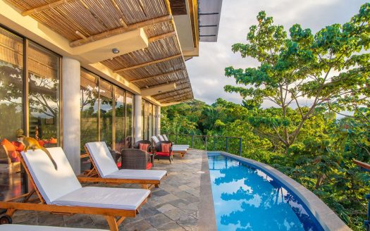 Villa Perezoso: A Natural Jewel with Ocean Views