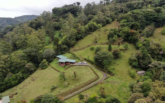 Invest in one of the most exclusive and fastest-growing tourist destinations in Costa Rica: Monteverde!