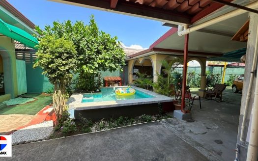 Beachside Hostel & Residence / Puntarenas