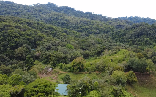 Modern mountainside retreat – Quepos