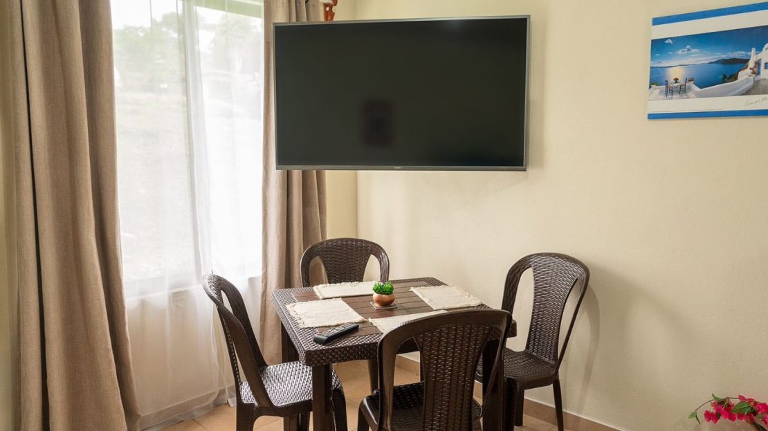 Unique opportunity!  Beautiful 4 Apartment Building for sale in the Heart of Sabalito