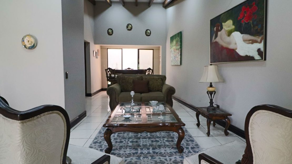 Live in San José: Spacious 3-Level Home Behind UCIMED – Opportunity Price Below Appraisal! FV