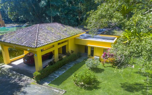 Delightful Tarcoles Creek Residence Near Beach