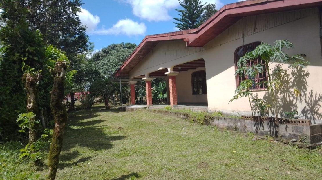 The convenience of the city and peace of the country. Make your dream home.