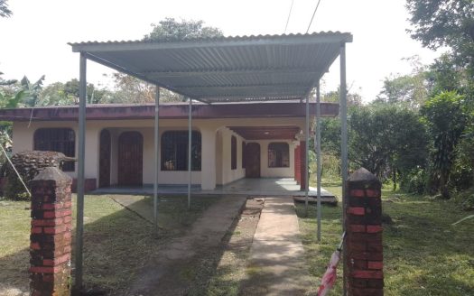 The convenience of the city and peace of the country. Make your dream home.