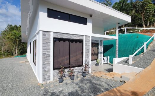 For Sale – Modern 3-Bedroom Home with Mountain Views, 25 Minutes from San Isidro, Pérez Zeledón