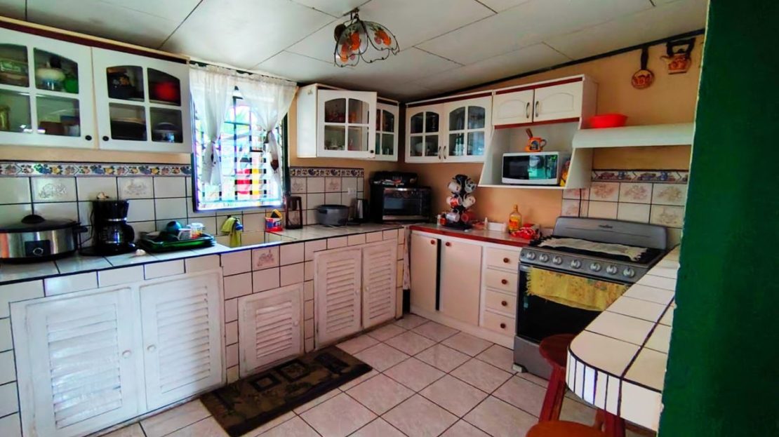 Property for sale: 942 m² with home and independent apartment