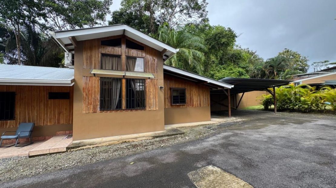 Lagartillo condominium