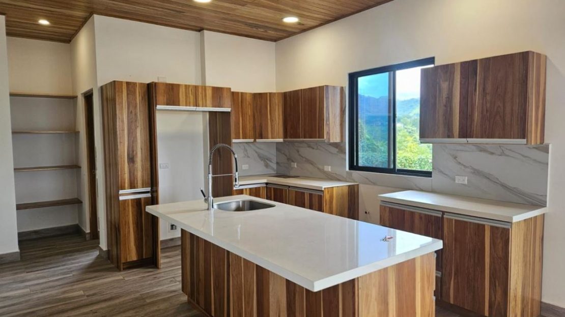 Alquiler de Casa en Atenas 2