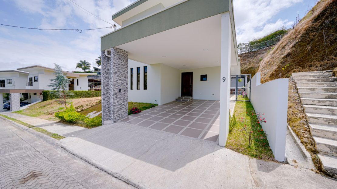 House in condominium