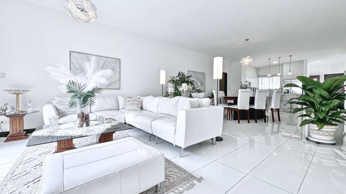 Casa Luz one level home with pool for sale in Escazu