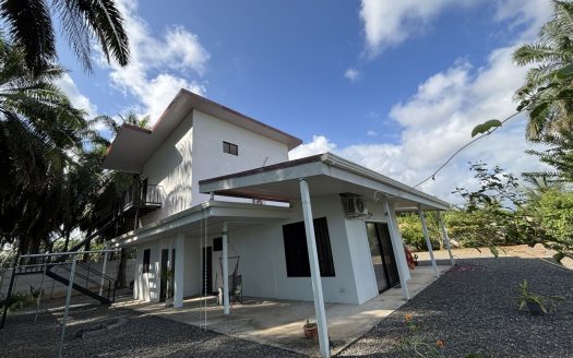 Two units with lots of land 5 minute to the beach – live in one, rent the other!