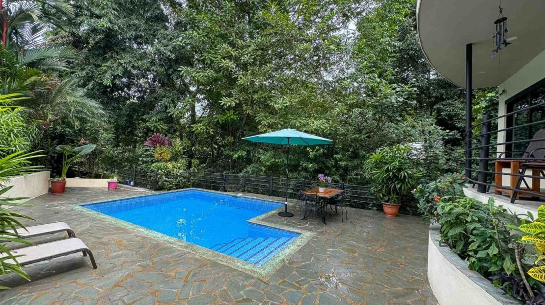 Casa Tipoha: Tropical Retreat in the Heart of Manuel Antonio