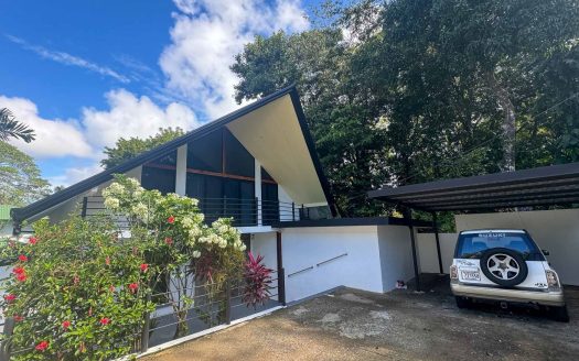 Casa Tipoha: Tropical Retreat in the Heart of Manuel Antonio