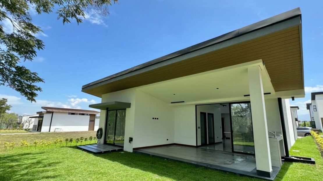 House for sale in La Guacima