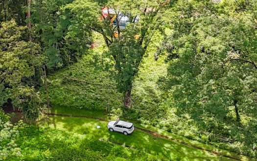 Private Jungle-Border Lot in Ojochal – Ready-to-Build, Gated Community, River Access in Ojochal, Costa Rica