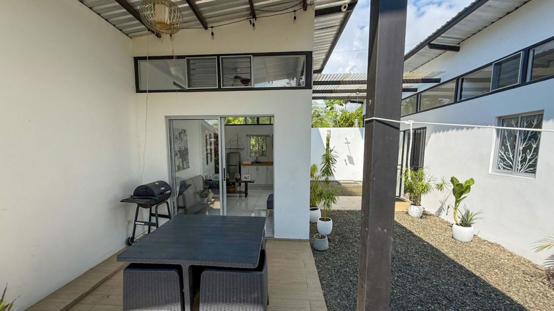 Restaurants & all services in Bahia Costa Rica