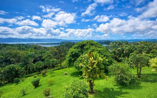 Contemporary Lakeview Estate on 1.81 Acres with Views, Privacy & Income Potential – Lake Arenal Guanacaste Costa Rica