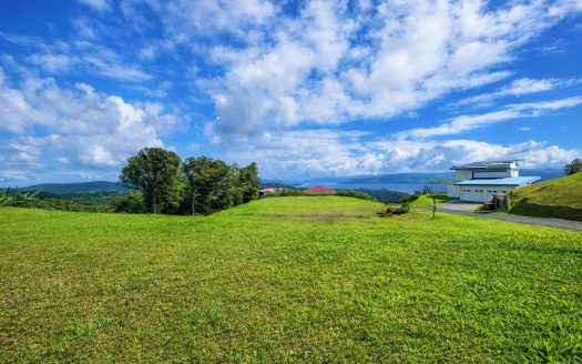 Lakeview Estate Lot 20 in Santa Elena Gated Community – Lake Arenal, Guanacaste, Costa Rica