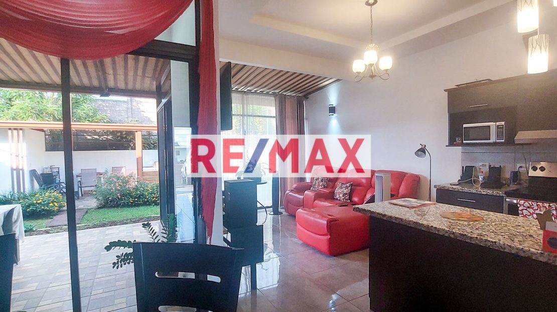 Upscale House for Sale in gated community - terrace and quality finishes.