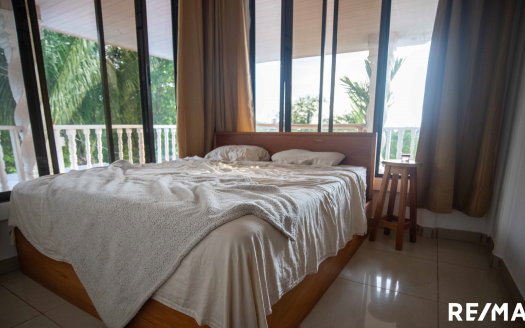 House and pool with Ocean View