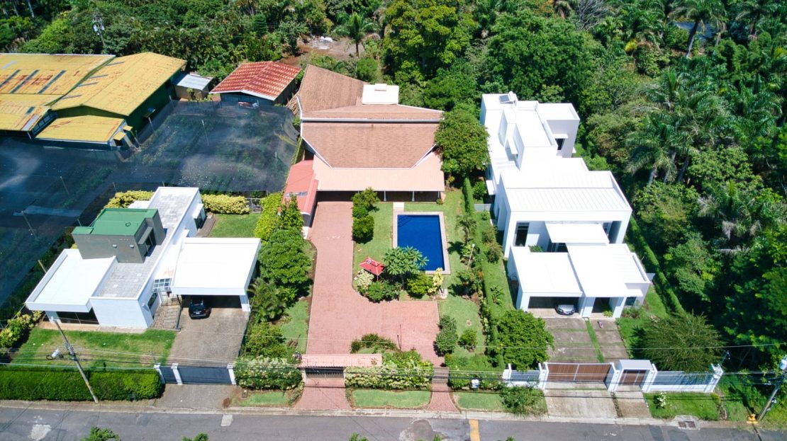 House for sale in Residential Los Viveros