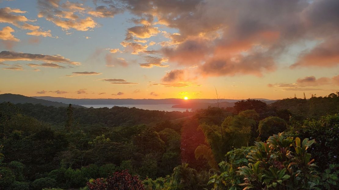 Lake Arenal Guanacaste Hilltop Lake View Home with Pool & Sunset Vistas