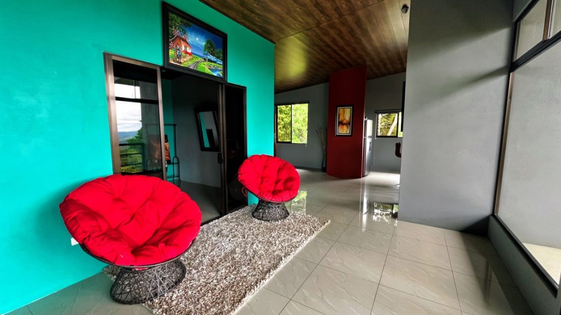 For Rent: Modern House in Quebradas