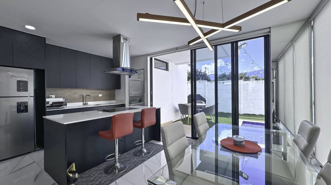 Casa Palms 36 | Santa Ana Suburban Living