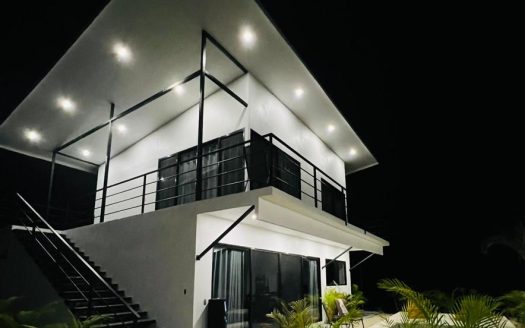 Max Property: Two Apartments & two cabins, Cuesta Grande.