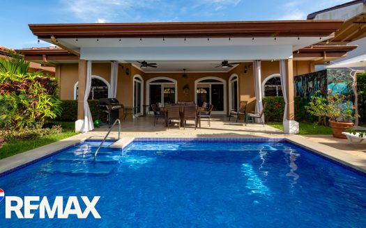 Parrita>Esterillos For Sale 103488 | RE/MAX Costa Rica Real Estate