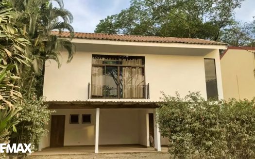 Prime 2-Bedroom House Walking Distance to Playa Pelada – Strong Rental Investment Guanacaste | REMAX