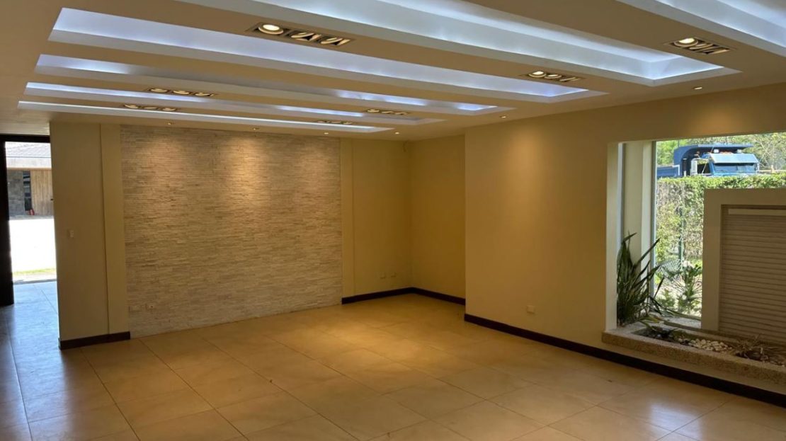 Beautiful Home in Hacienda Espinal – For Rent: $4