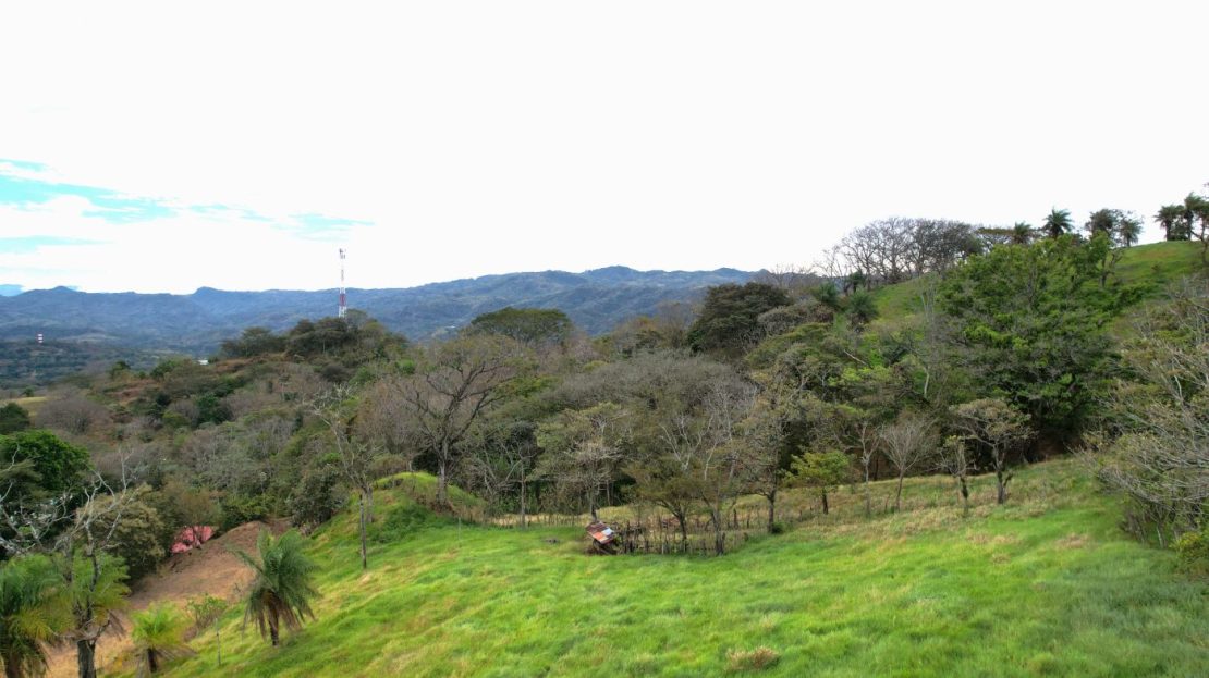 510 m²/ 6.55 acres  Property with Valley Views