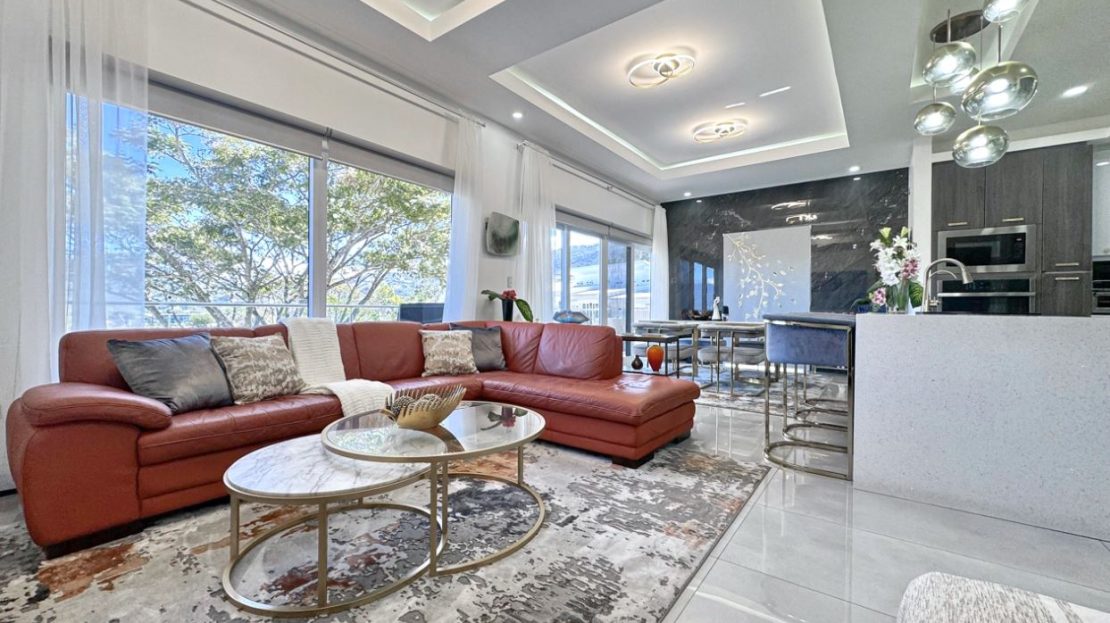 Penthouse West Heights | Santa Ana Urban Living