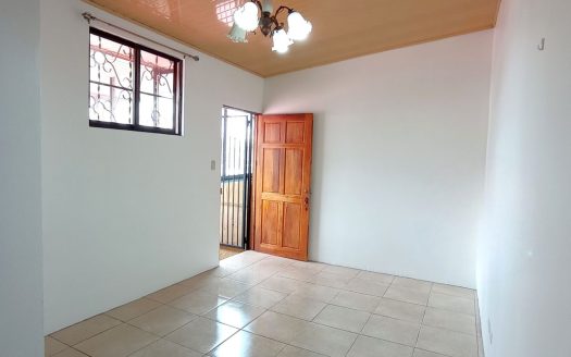 Building with 2 Apartments for Sale in Strategic Location, San Joaquín de Flores, Heredia