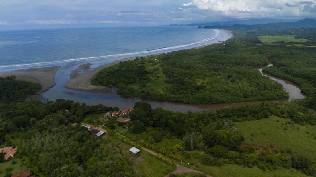 Ocean-View Home with Pool on 1.1 Hectares in Playa Coyote – Casa Papaya