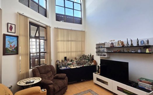 Magnificent two-story residence with independent studio — secure and located in a high-value appreciation area